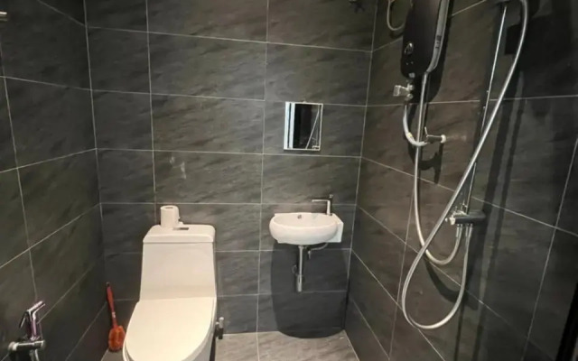 R3troHouse 3Bedroom with AC PS4,POOL TABLE,TVBOX