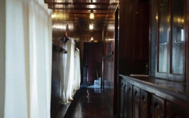 Premium Luxury Houseboat