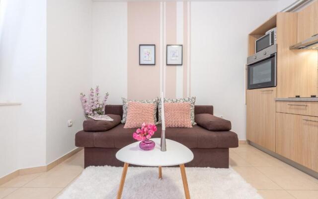 Fora Apartments