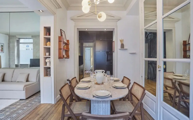 Appartment St Germain des Pres by Studio Prestige