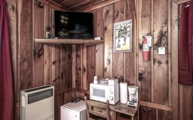 Mechem Dr Apache Village & Cabins by VTrips