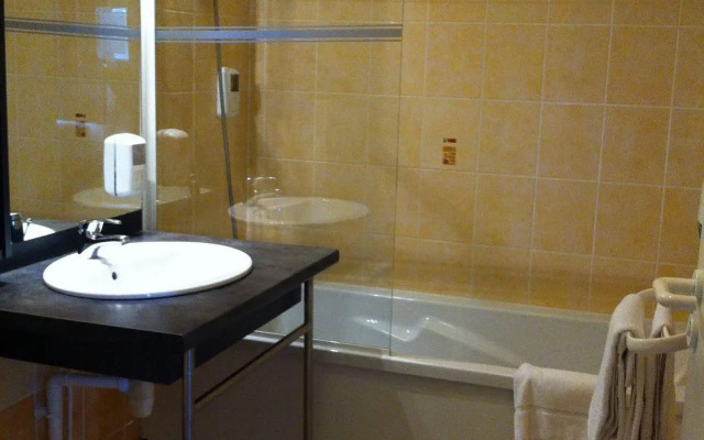 Hotel L'Océane Angers Parc Expo