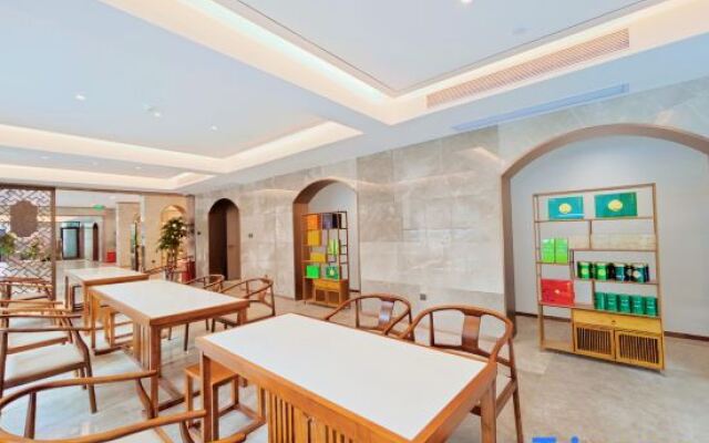 Xiazhou Yiling Hotel