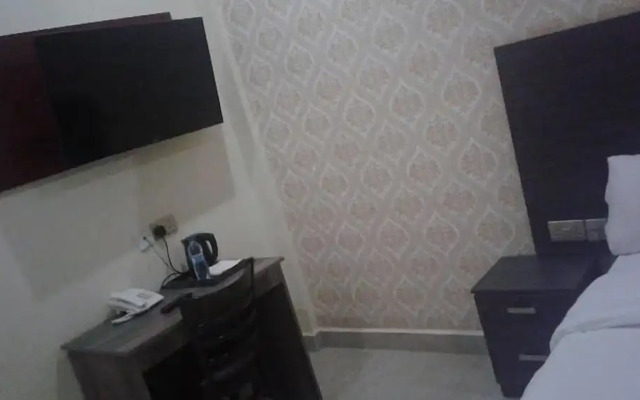 The Junction Hotel & Suites