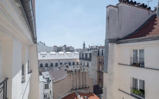 Stylish Apartment For 2 In The Heart Of Paris