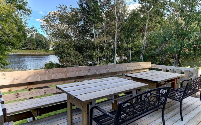Scott Chalet Spa sur Rivière