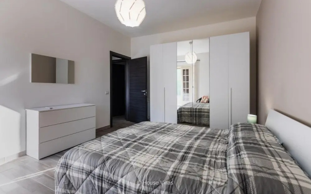 Albachiara in Avola With 2 Bedrooms and 1 Bathrooms