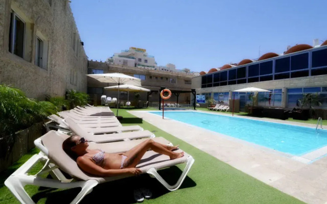 Rio Hotel
