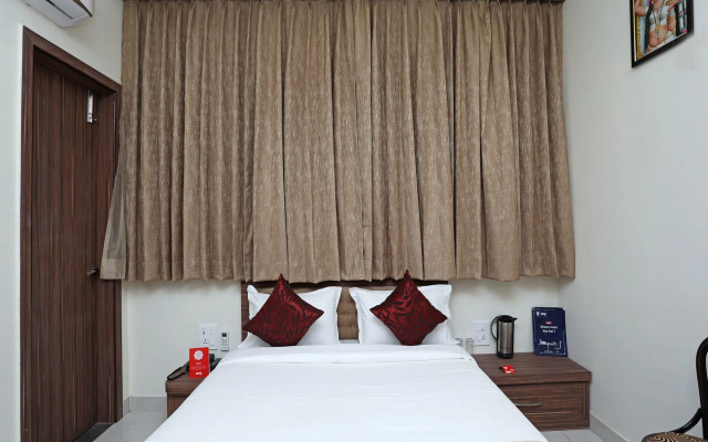 OYO 10326 Hotel The Indra INN