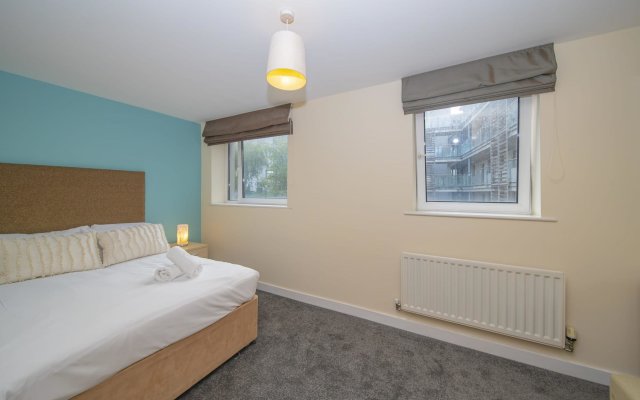 SLEEP 8  Morden 4bed TOWNHOUSE NEXT TO BRIGHTON STATION