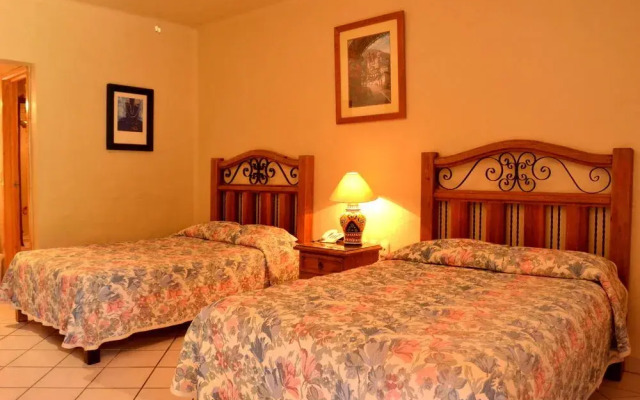 Los Tules Resort