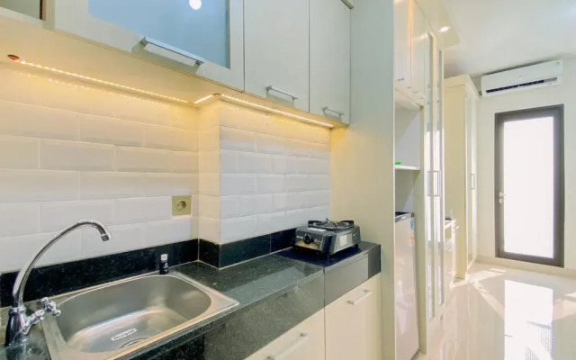 Good And Homey Studio Apartment At Transpark Cibubur
