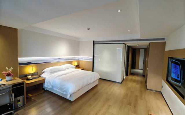 Qianhai Service Apartment