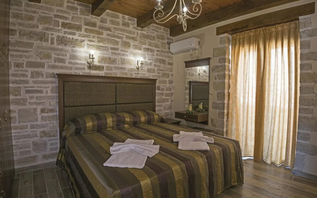 Spectacular Garden & Sea Views, At Villa Anna.