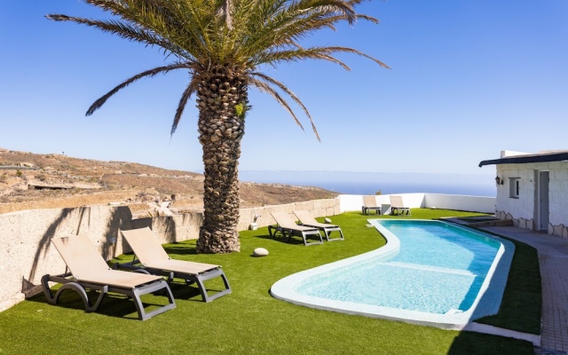 Oasis Tenerife Studio 2