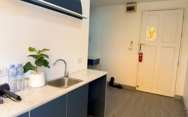 Breezewood Bangkok Hotel