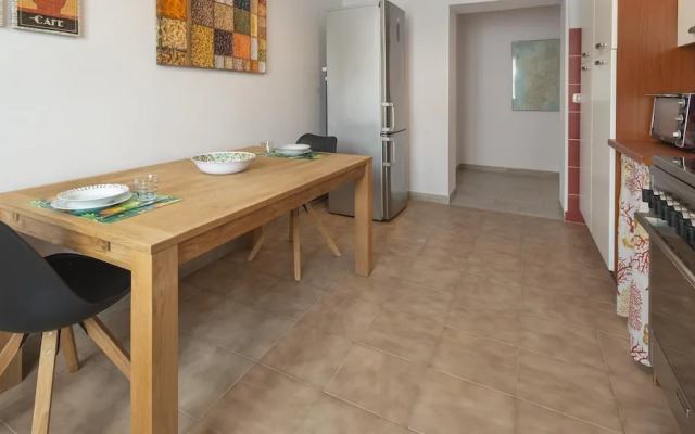 Central Comfort Holiday House