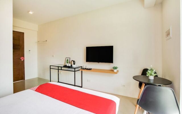 Oyo 403 Maplewave Hotel