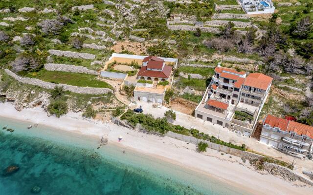 Stunning Villa in Drasnice With Private Pool