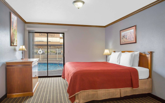 Howard Johnson by Wyndham St. George Hotel & Suites