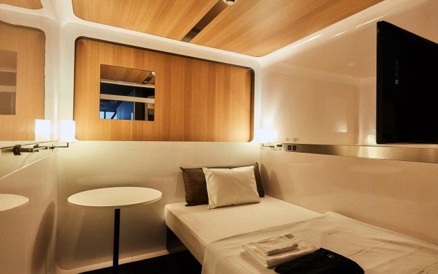 First Cabin Nishi Umeda – Guest Rooms – Osaka