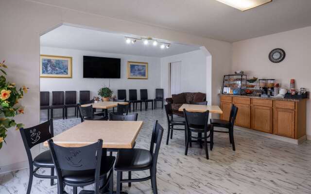 Travelodge by Wyndham Merrill