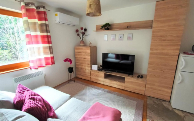 Sweet Stay Forest House