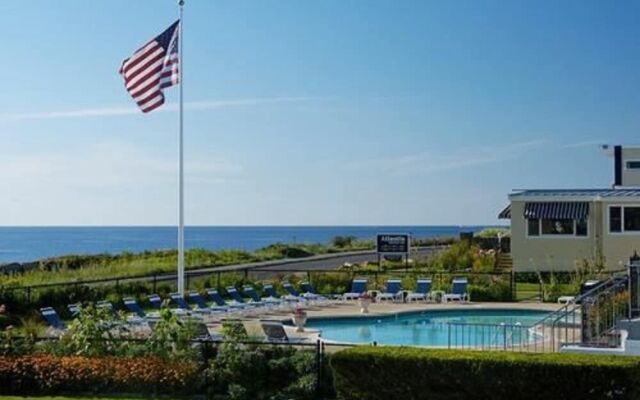 Atlantis Oceanfront Inn