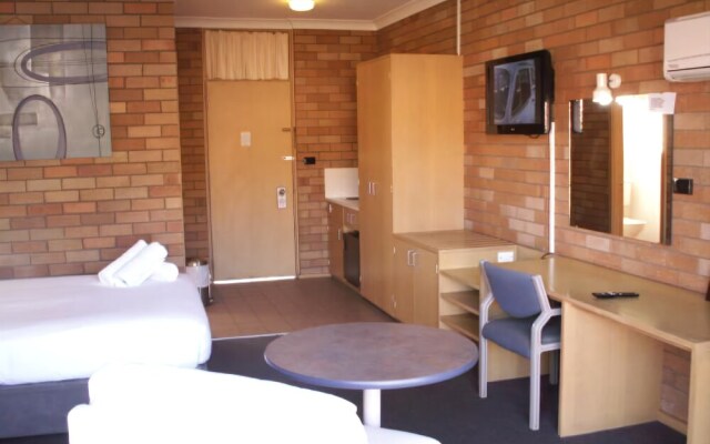 Court Street Motel