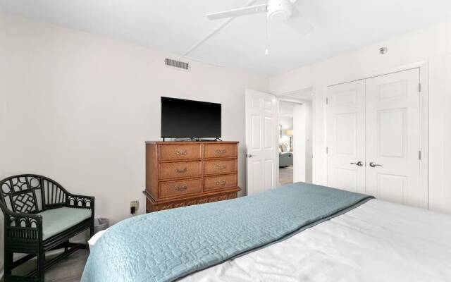 Emerald Towers 305