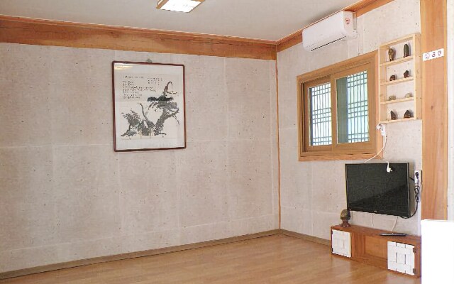 Danyang Hanok Happiness Pension