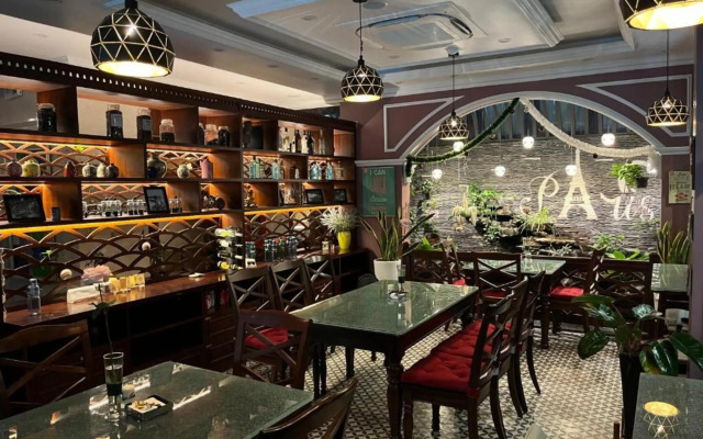 Paris Of Dragonbay Hotel