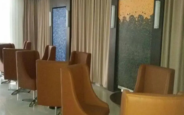 Jinjiang Inn North Station Huigong Plaza Hotel