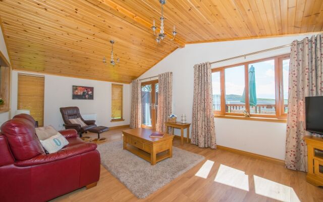 Barn Lodge With Hot Tub Near Cupar, Fife