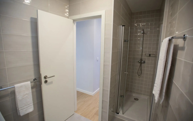 Porto Views & Wines by Porto City Hosts