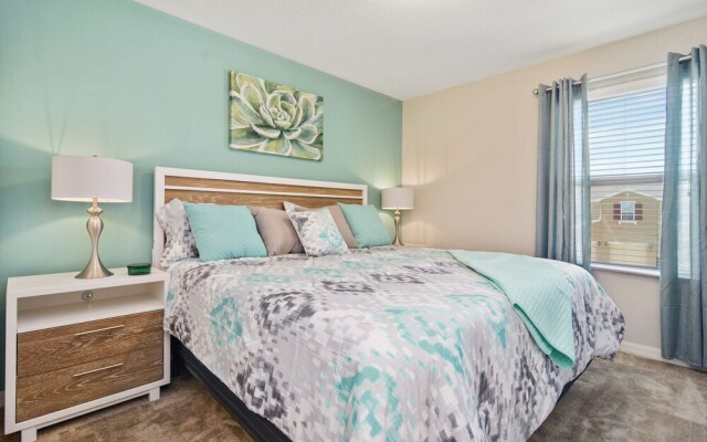 Four Bedroom Sleeps 10 w/GameRoom 5152A