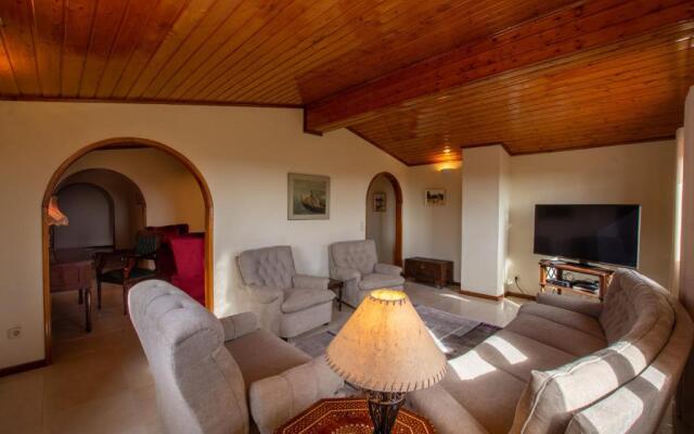 Impeccable 3 Bedroom House, sea View in Aljezur