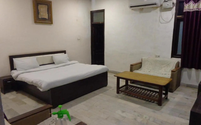Hotel Maharana Palace