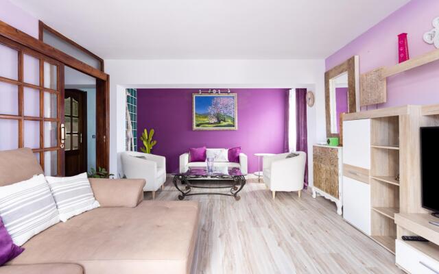 Home2Book Pretty Center Santa Cruz Apartment