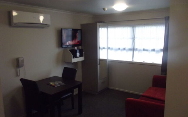 Arena Court Motel