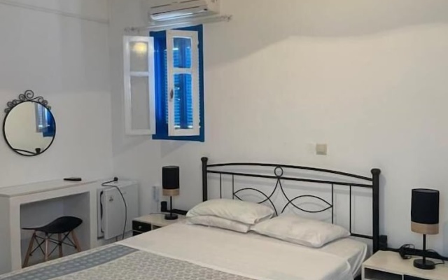 Nikos Hotel