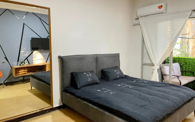 Bat Galim - Mirror Apartment by the beach