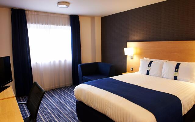 Holiday Inn Express Manchester Airport, an IHG Hotel