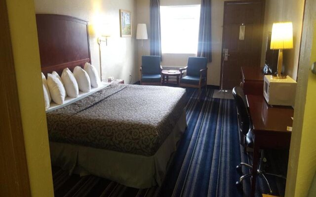 Days Inn By Wyndham Branson Near Theatre District