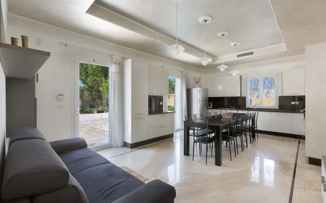 1695 Villa Albarosa by Perle di Puglia