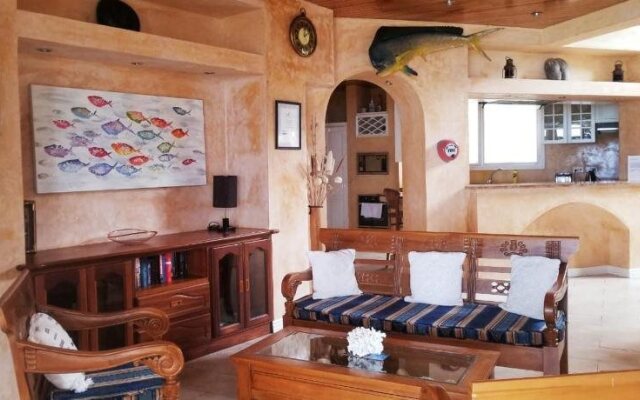 Villa Dorado