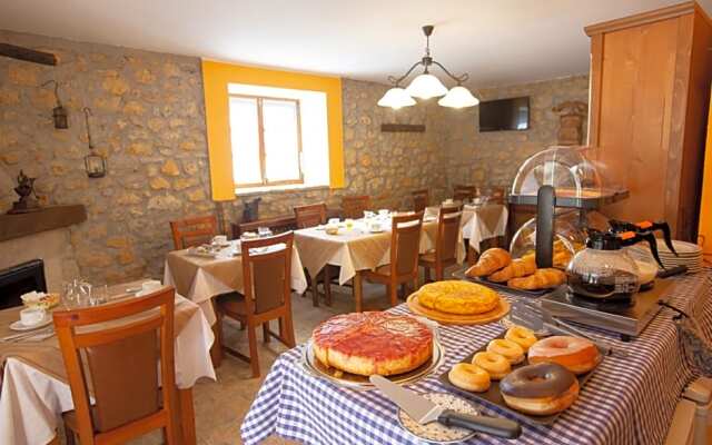 Hotel La Casona De Cardes