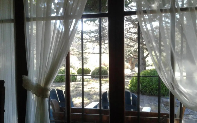 Hosteria y Cabañas Los Mimbres