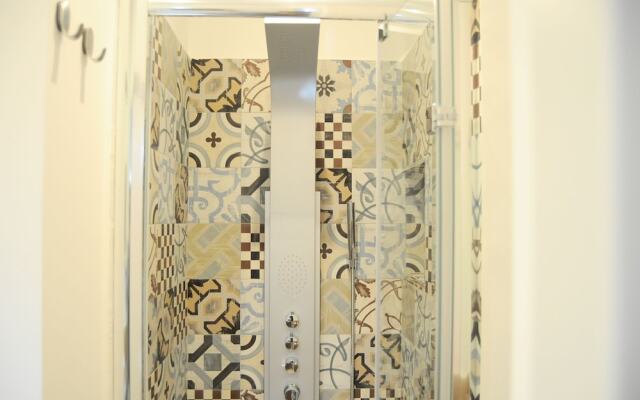 The Corner 180 Suite