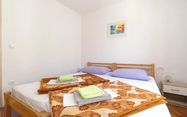 Kira, One Bedroom Apartment In Old Town